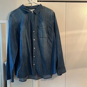 Old Navy excellent condition dark denim button down XL “the classic shirt” fit